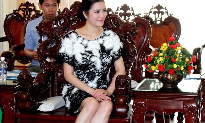 Lý Nhã Kỳ xinh đẹp, thanh lịch ở Cần Thơ